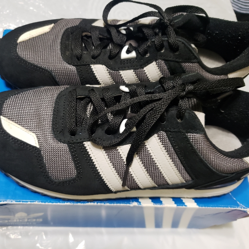 Adidas 9 1/2